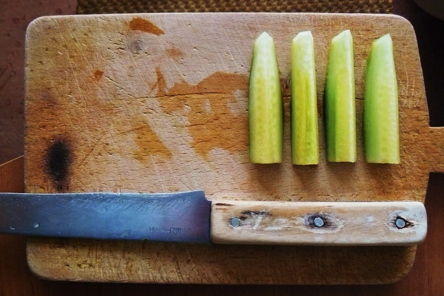 Cuchillo de cocina y tabla de corte